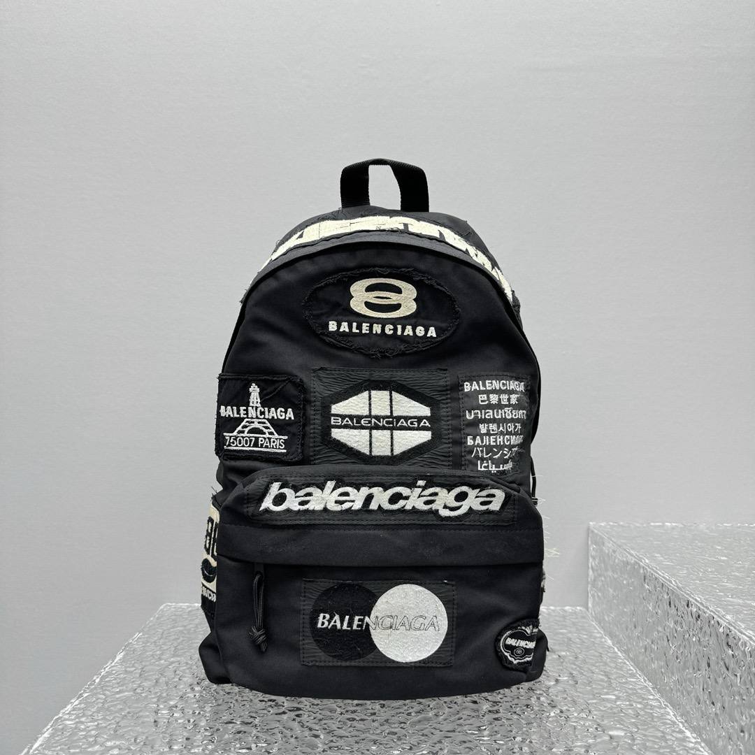 Рюкзак Balenciaga с нашивками