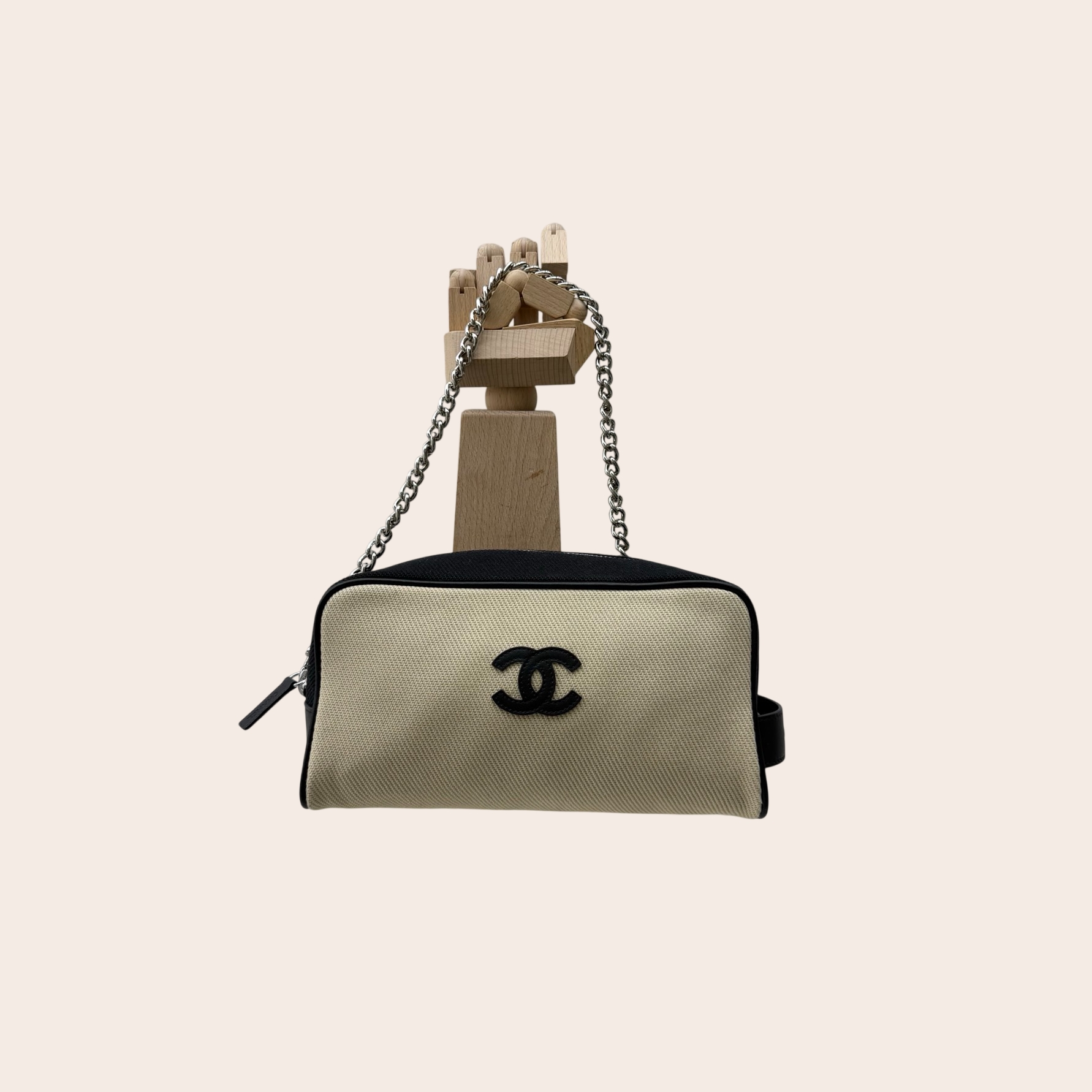 Сумка Chanel на цепочке